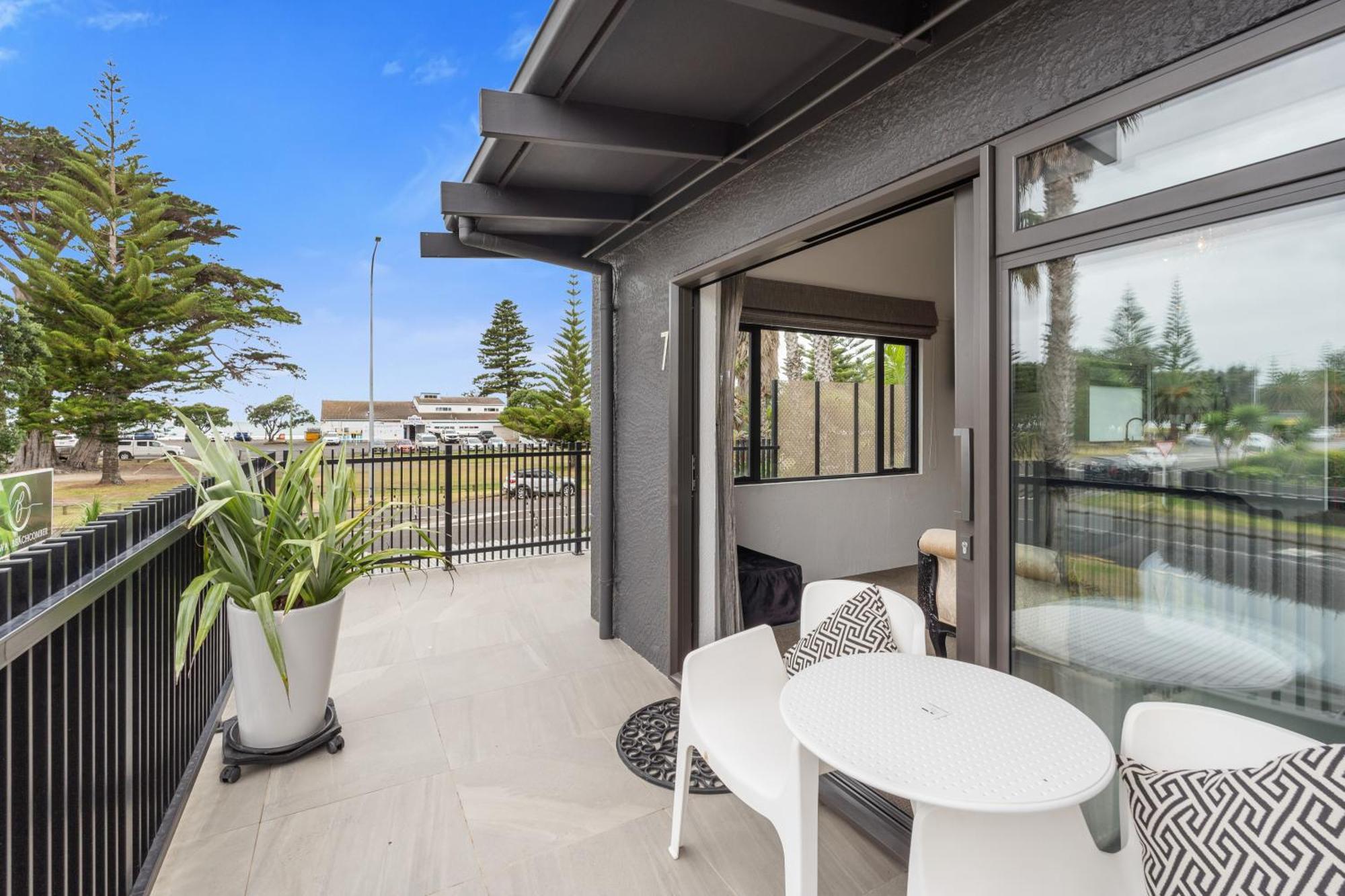 Orewa Beachcomber Extérieur photo